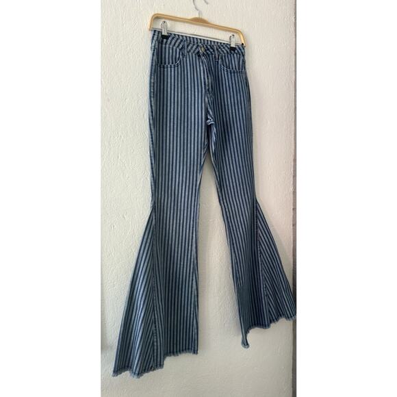 Wisteria Lane Blue & White Striped Jeans Bell Bottoms Stretch Sz Med Raw Hem - Picture 7 of 11